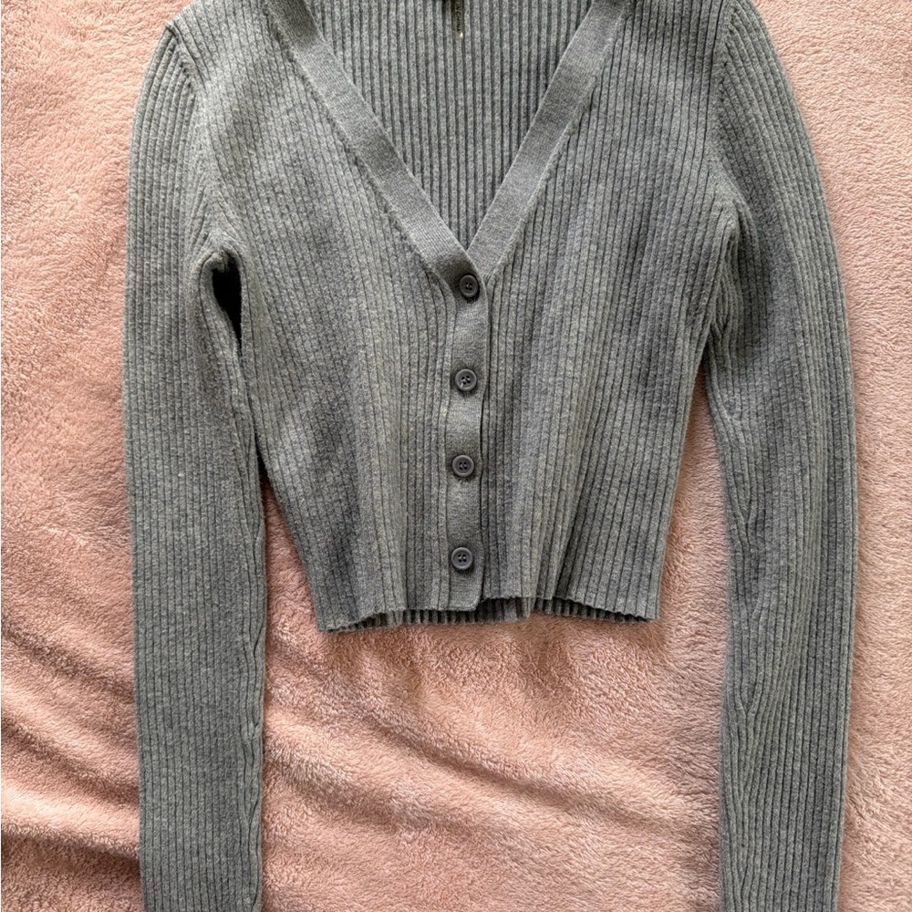 Elegant Gray Ribbed Women's Cardigan